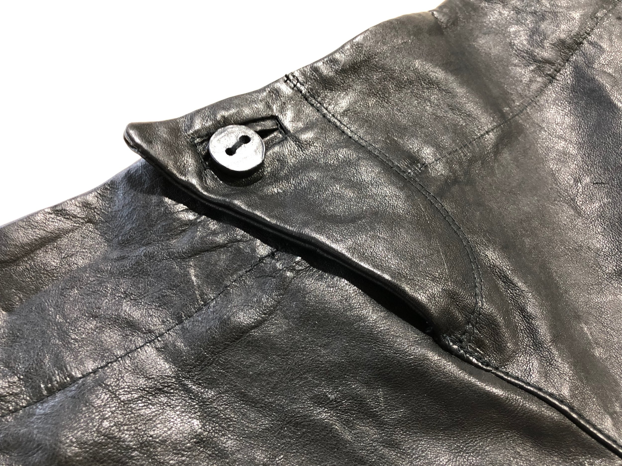 LLSS19M-SHS04-Snap-Leather-Shorts-Black-04.jpeg