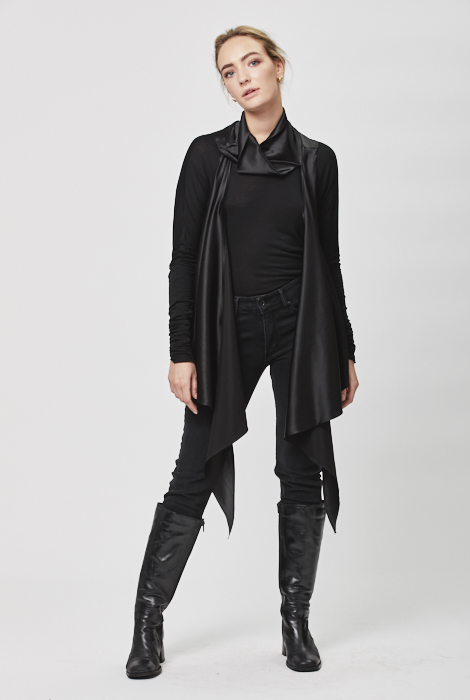 collar_vest_scarf_emberes_line_tee_skinny_jeans_30437.jpg