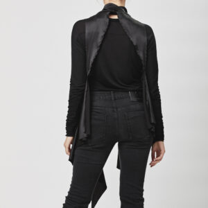 collar_vest_scarf_emberes_line_tee_skinny_jeans_30449.jpg