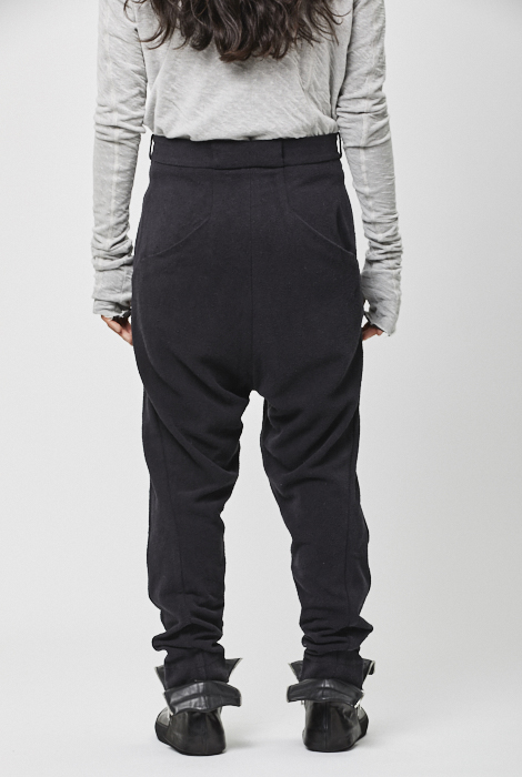 cross_stitch_lether_jeacket_oake_thumb_blouse_line_crotch_pants_22468.jpg