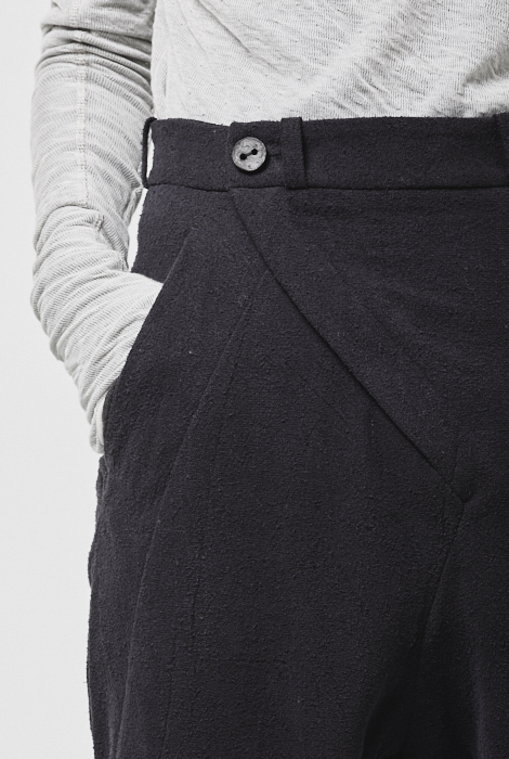 cross_stitch_lether_jeacket_oake_thumb_blouse_line_crotch_pants_22473.jpg