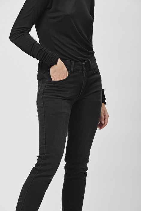 emberes_line_tee_skinny_jeans_30459.jpg