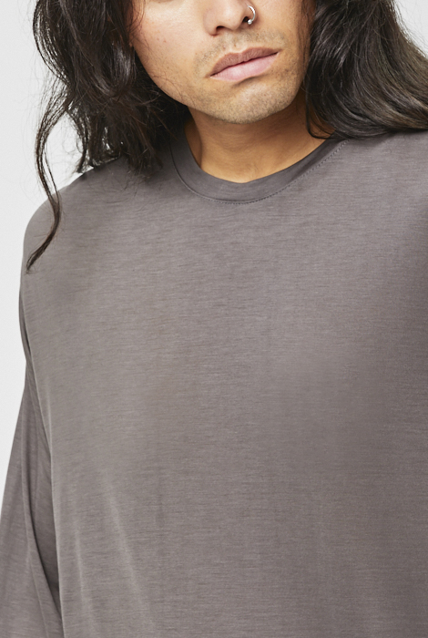 gusset_hood_leather_jeacket_long_sleeved_ennom_tee_knik_knee_shorts_toh_legwarmer_22712.jpg