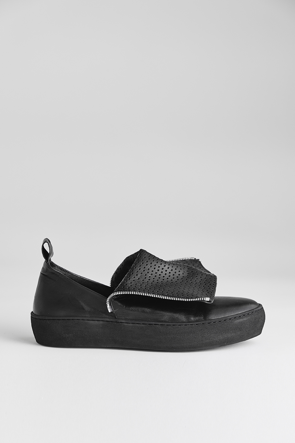 otta_sneaker_black_36944