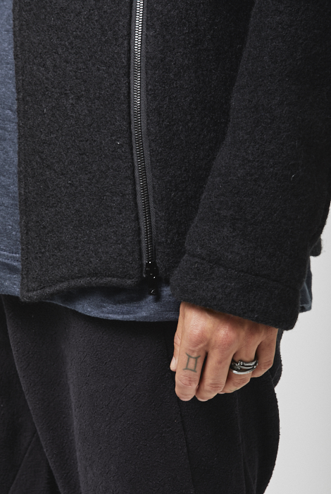short_zip_wool_jacket_rib_wool_scarf_angle_long_sleeved_tee_line_crotch_pants_toh_22636.jpg