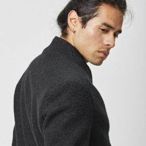 short_zip_wool_jacket_rib_wool_scarf_angle_long_sleeved_tee_line_crotch_pants_toh_22645.jpg