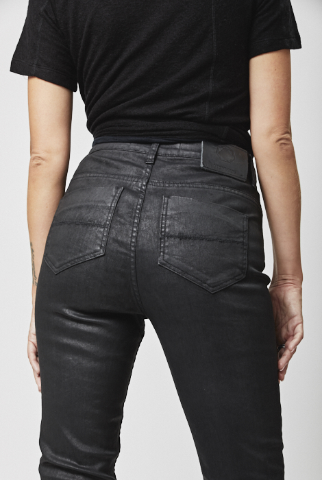 turden_tee_dart_cut_jeans_23632.jpg