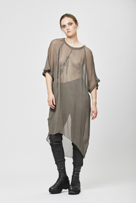 two_piece_top_dark_cut_jeans_24271.jpg