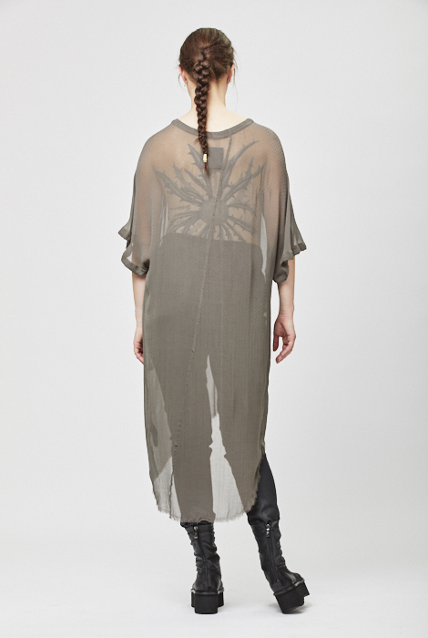 two_piece_top_dark_cut_jeans_24283.jpg
