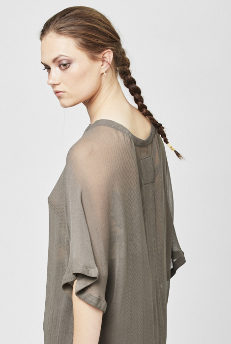 two_piece_top_dark_cut_jeans_24285.jpg
