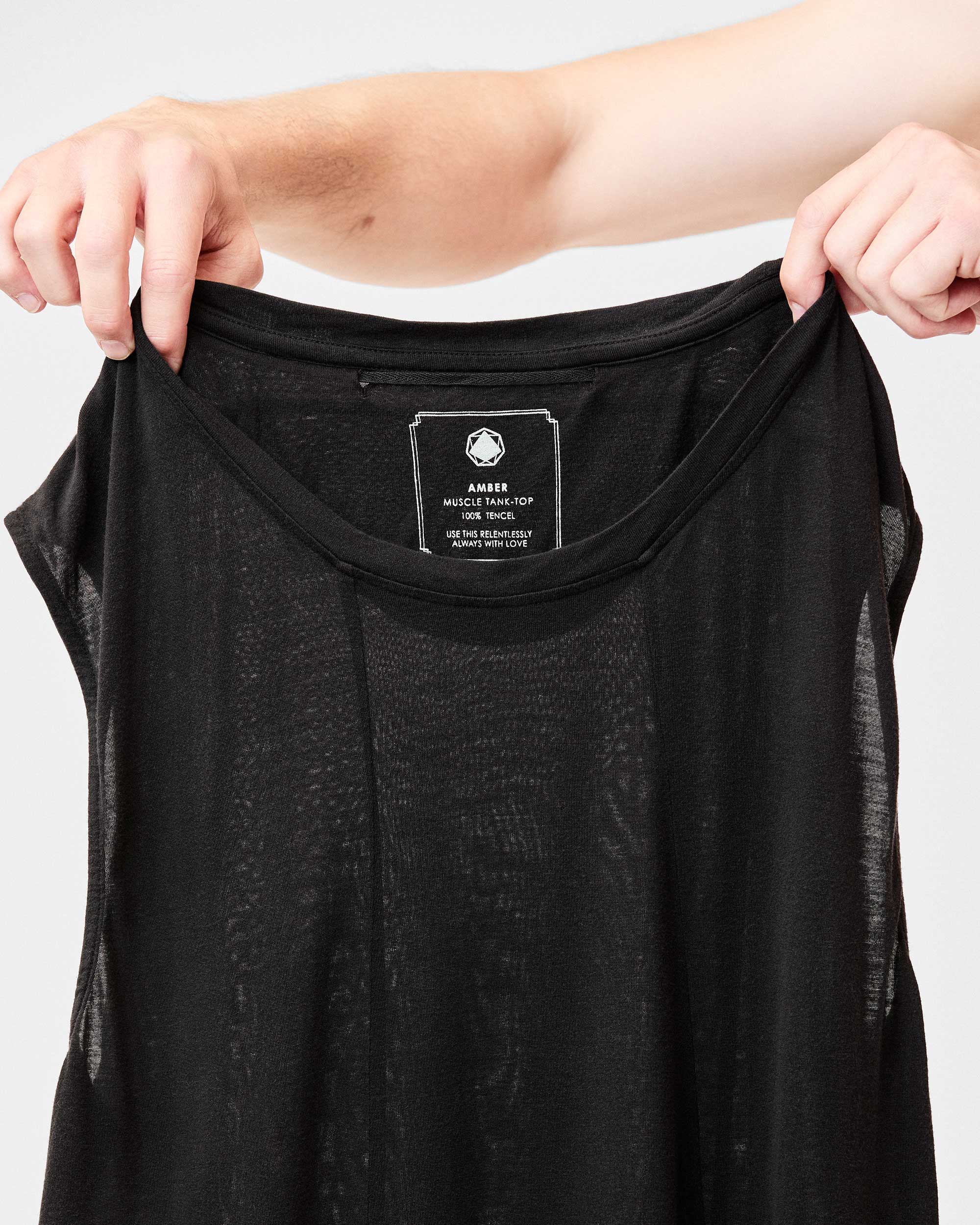 A0104U_AMBER_BLACK_007