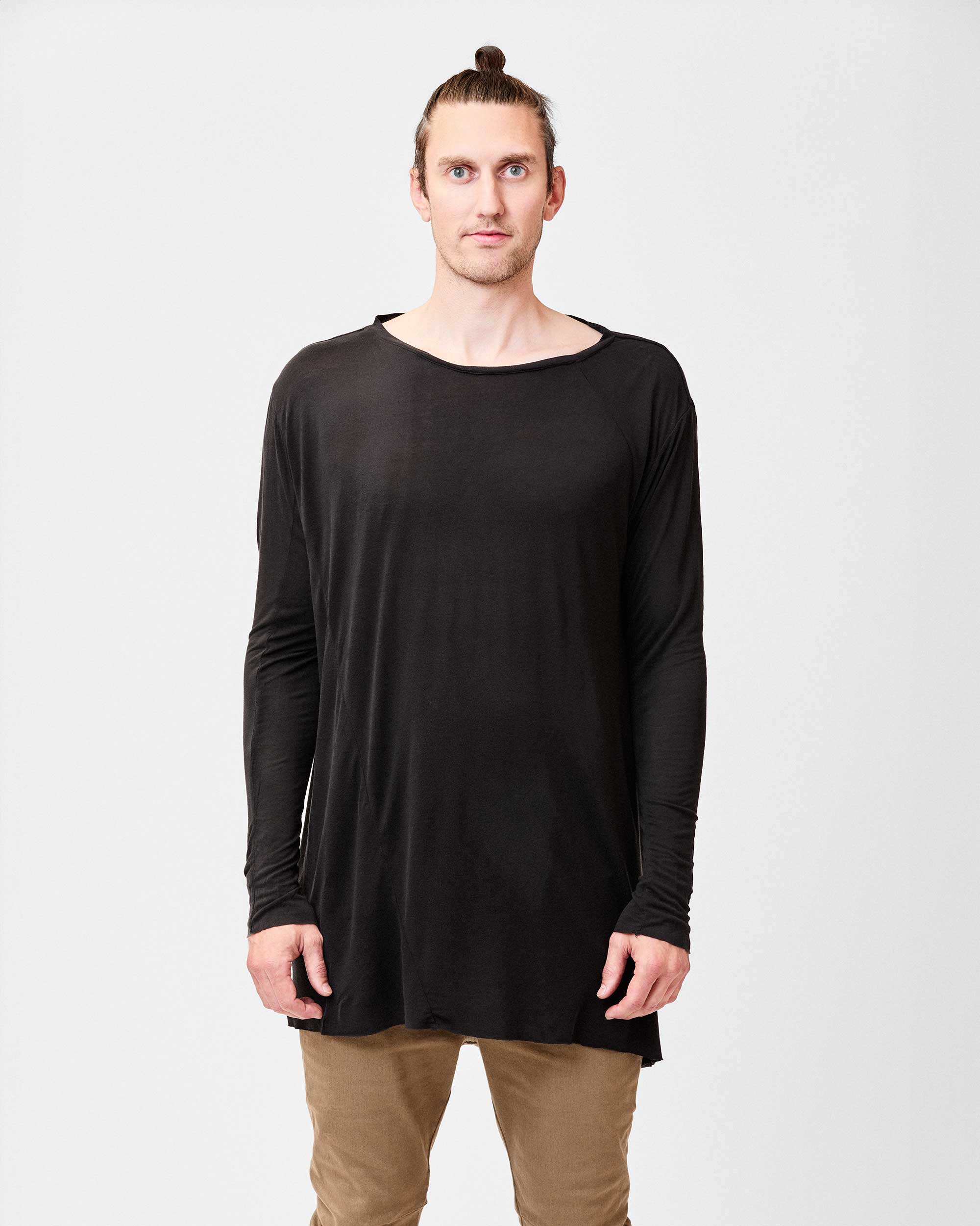 A0105M_DIU_BLACK_001